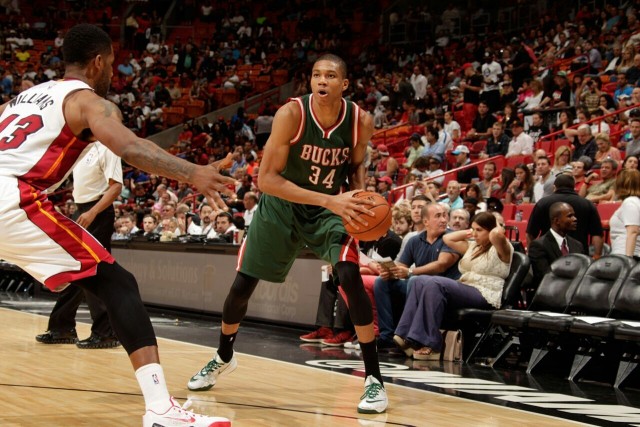 锡安28分鹈鹕力克篮网3连胜 独行侠险胜马刺